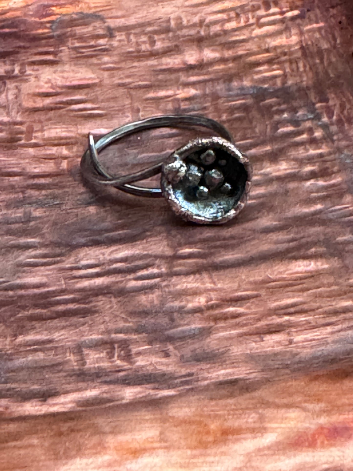 Sterling Silver semi-adjustable Ring with Silver ball Basket